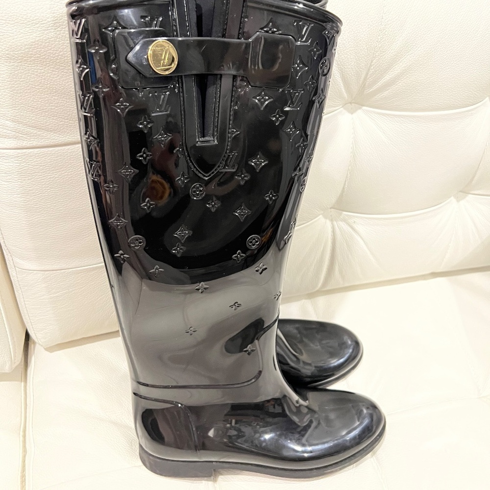 Louis Vuitton Long Black Shiny Rain Boots, Size 38 - Picture 4 of 6